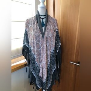 Unisex printed shawl